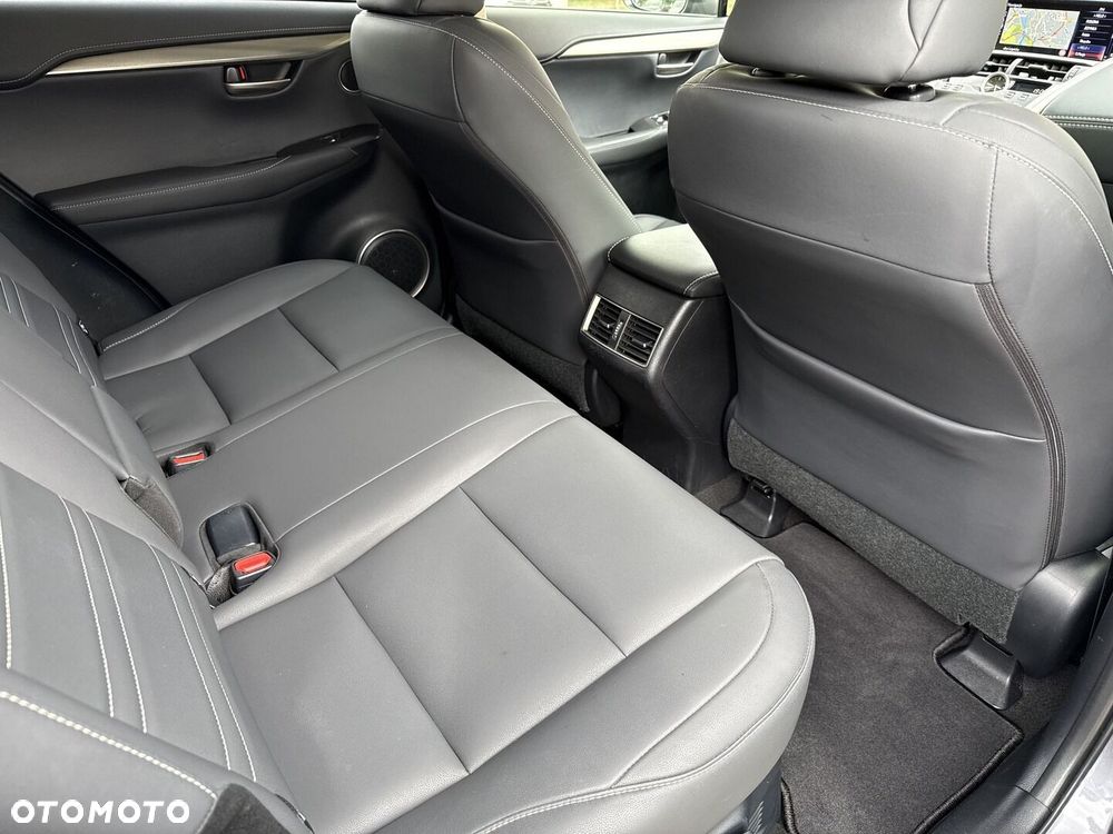 Lexus NX 300h F Impression AWD - 11
