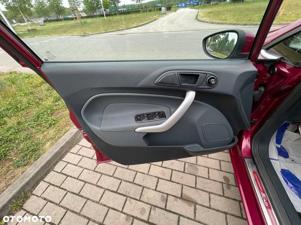 Ford Fiesta 1.6 Ti-VCT Titanium - 22