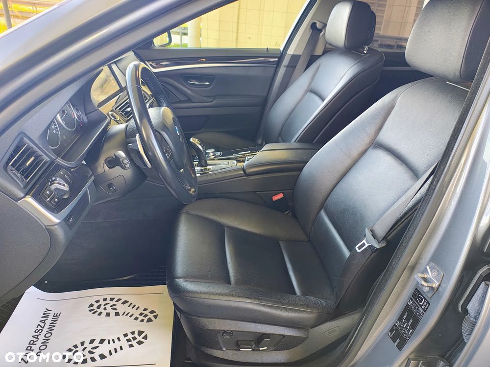 BMW Seria 5 550i Sport-Aut - 18