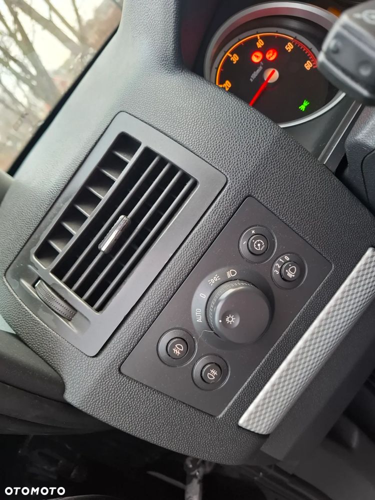 Opel Zafira 1.9 CDTI Essentia ActiveSelect - 21