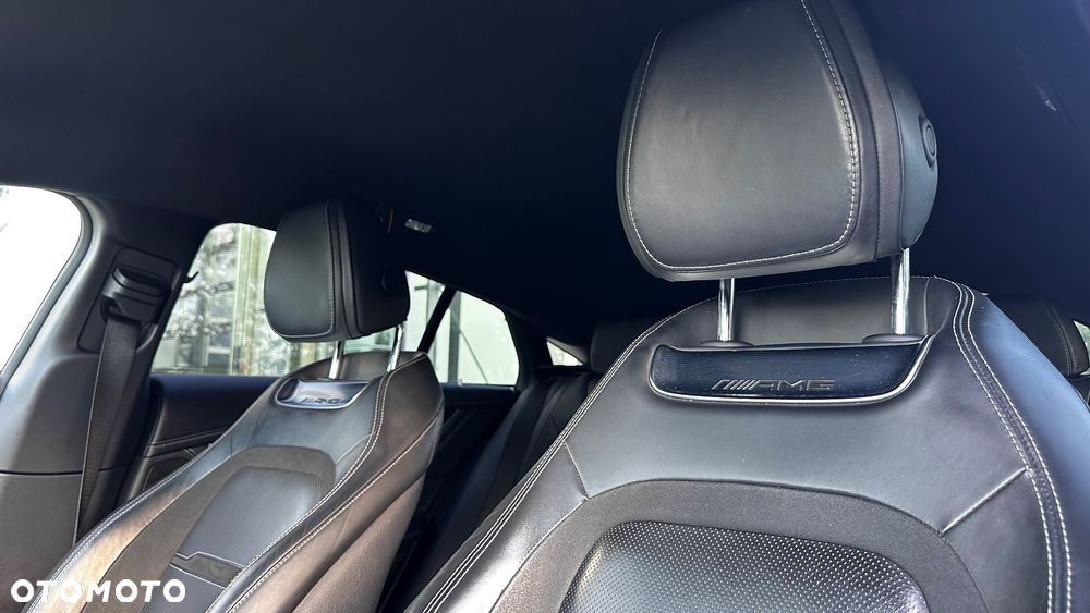 Mercedes-Benz AMG GT 43 4-Matic+ - 36