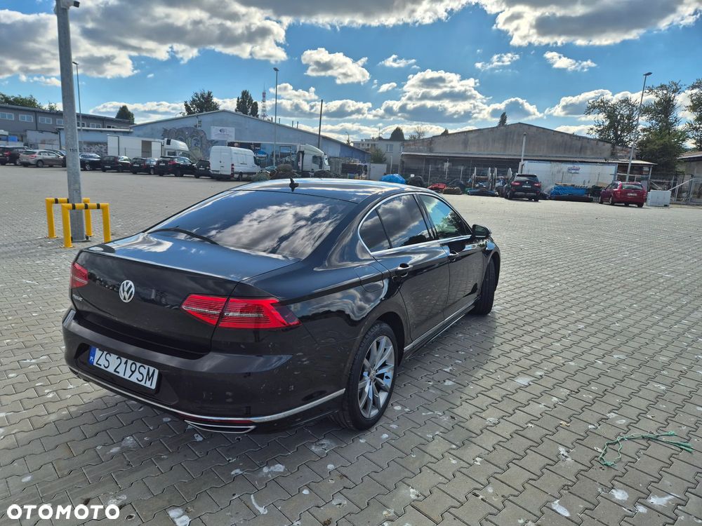 Volkswagen Passat - 12