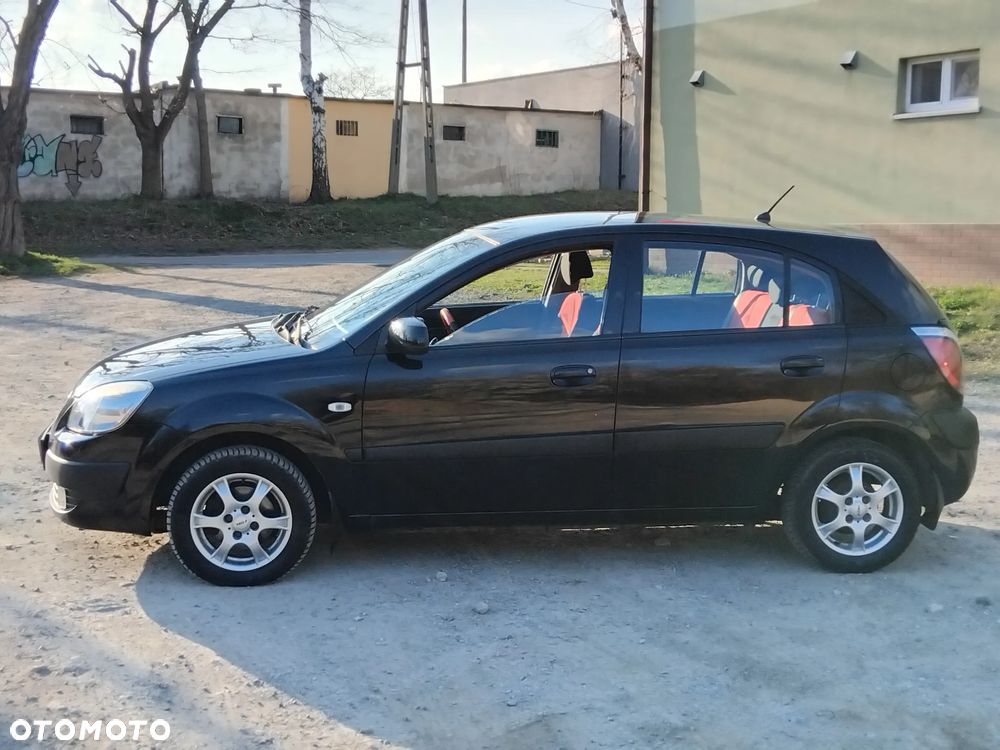 Kia Rio 1.4 Comfort - 4