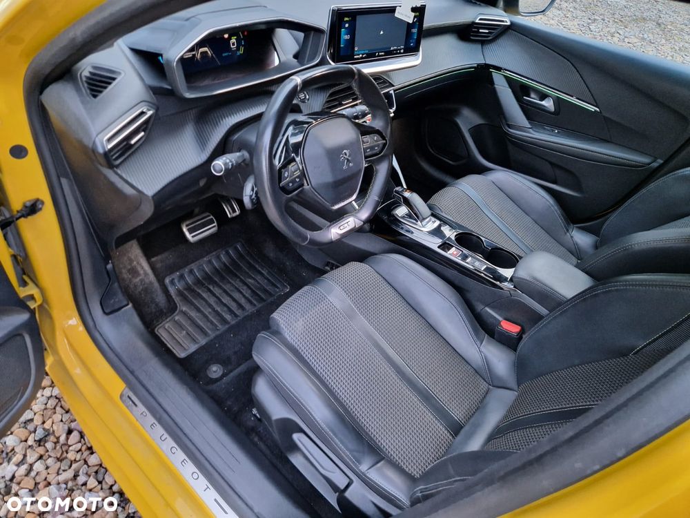 Peugeot 208 - 9