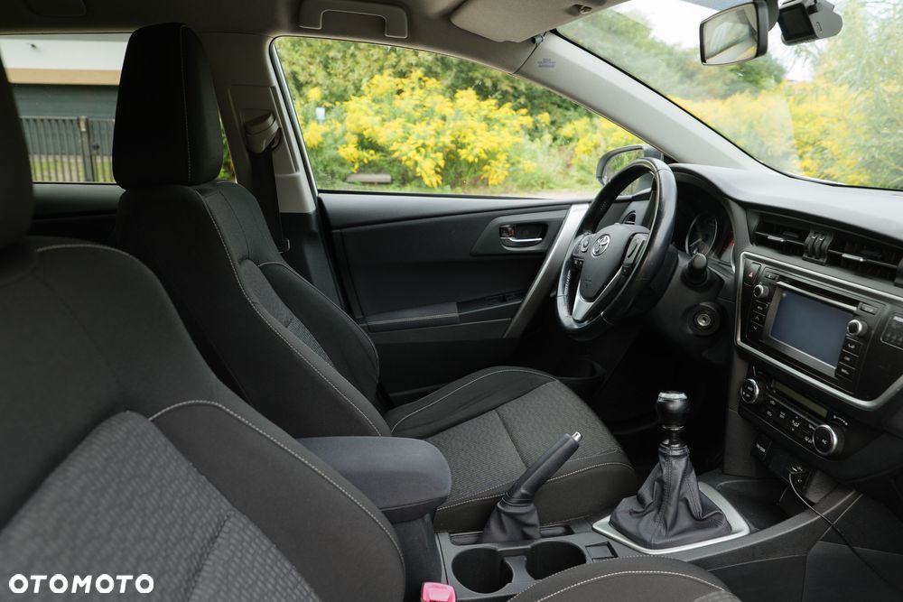 Toyota Auris - 2