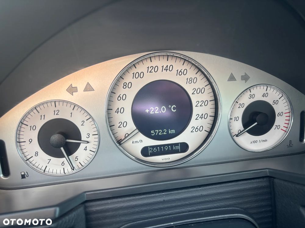 Mercedes-Benz Klasa E 240 4-Matic Avantgarde - 8
