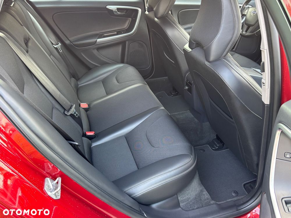 Volvo V60 D2 Drive-E Kinetic - 36