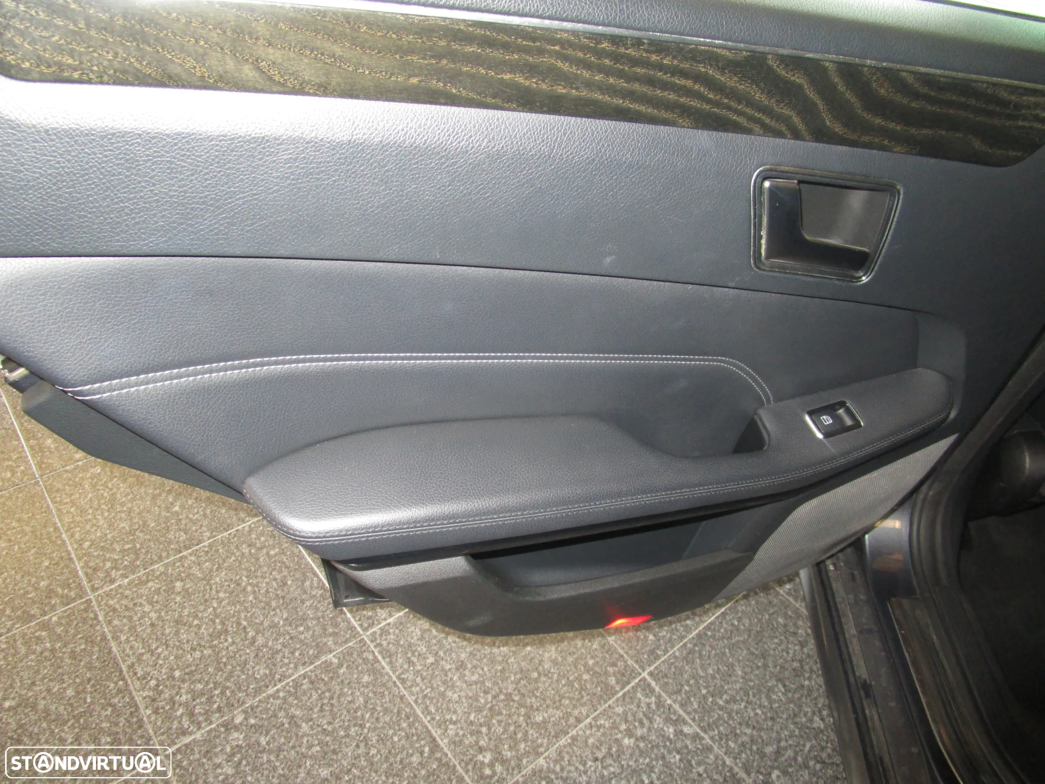Mercedes-Benz E 200 T CDI DPF BlueEFFICIENCY 7G-TRONIC Avantgarde - 16