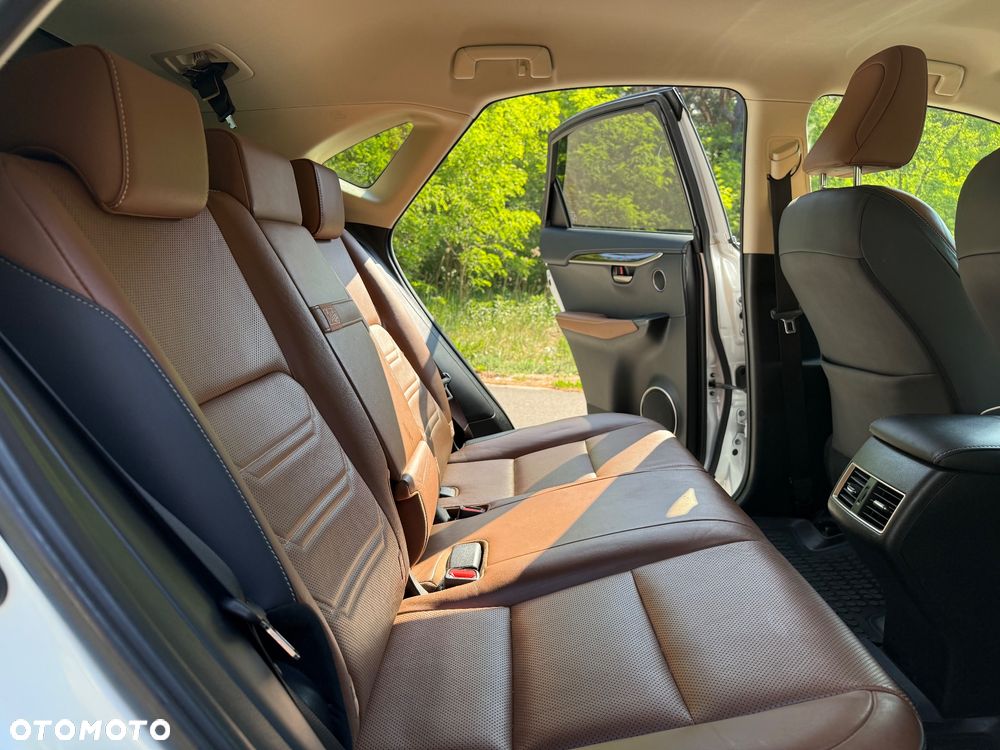 Lexus NX 200t Prestige AWD - 30
