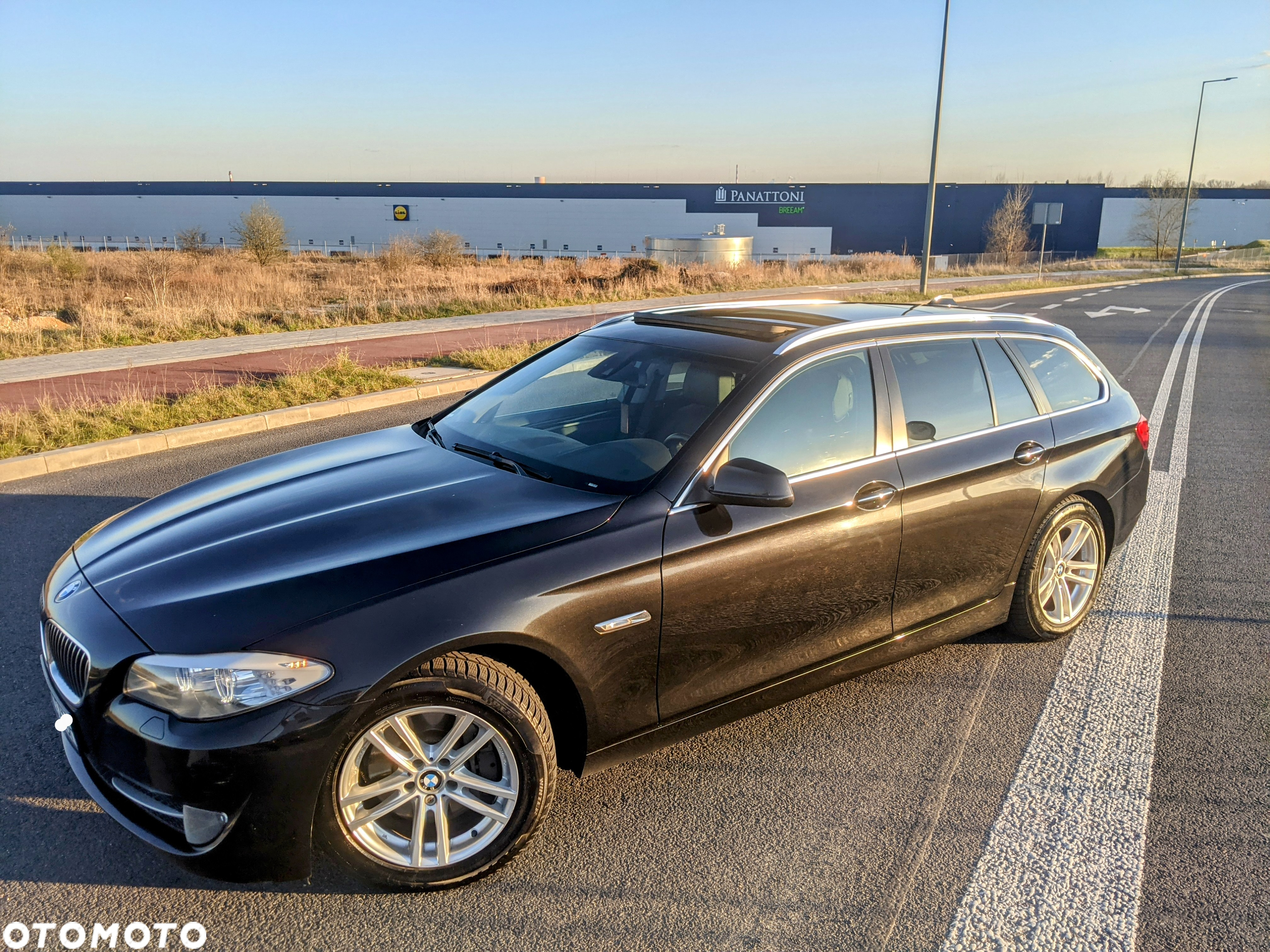 BMW Seria 5 525d xDrive - 9