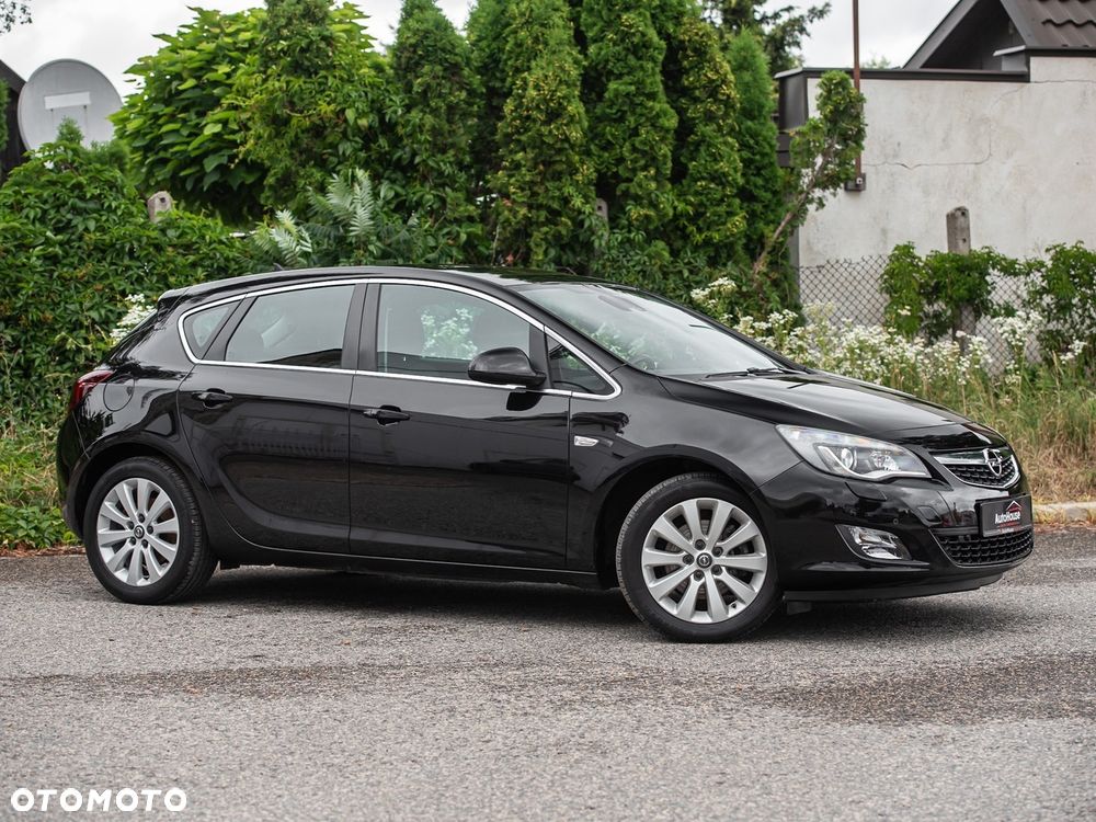 Opel Astra 1.6 Turbo Cosmo - 2