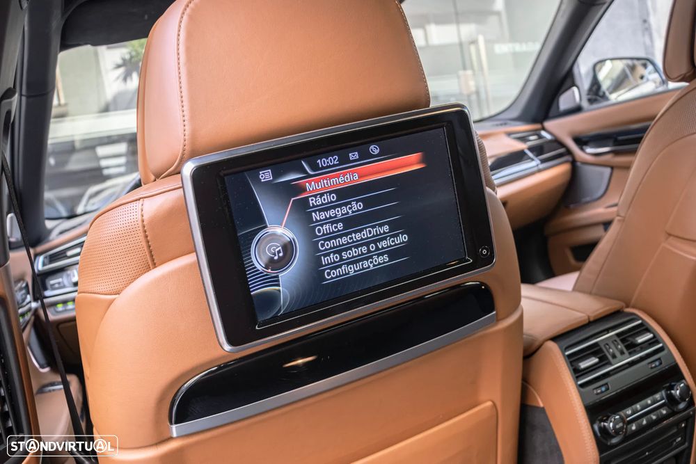 BMW 750 Li xDrive Pack M — fotografia 45