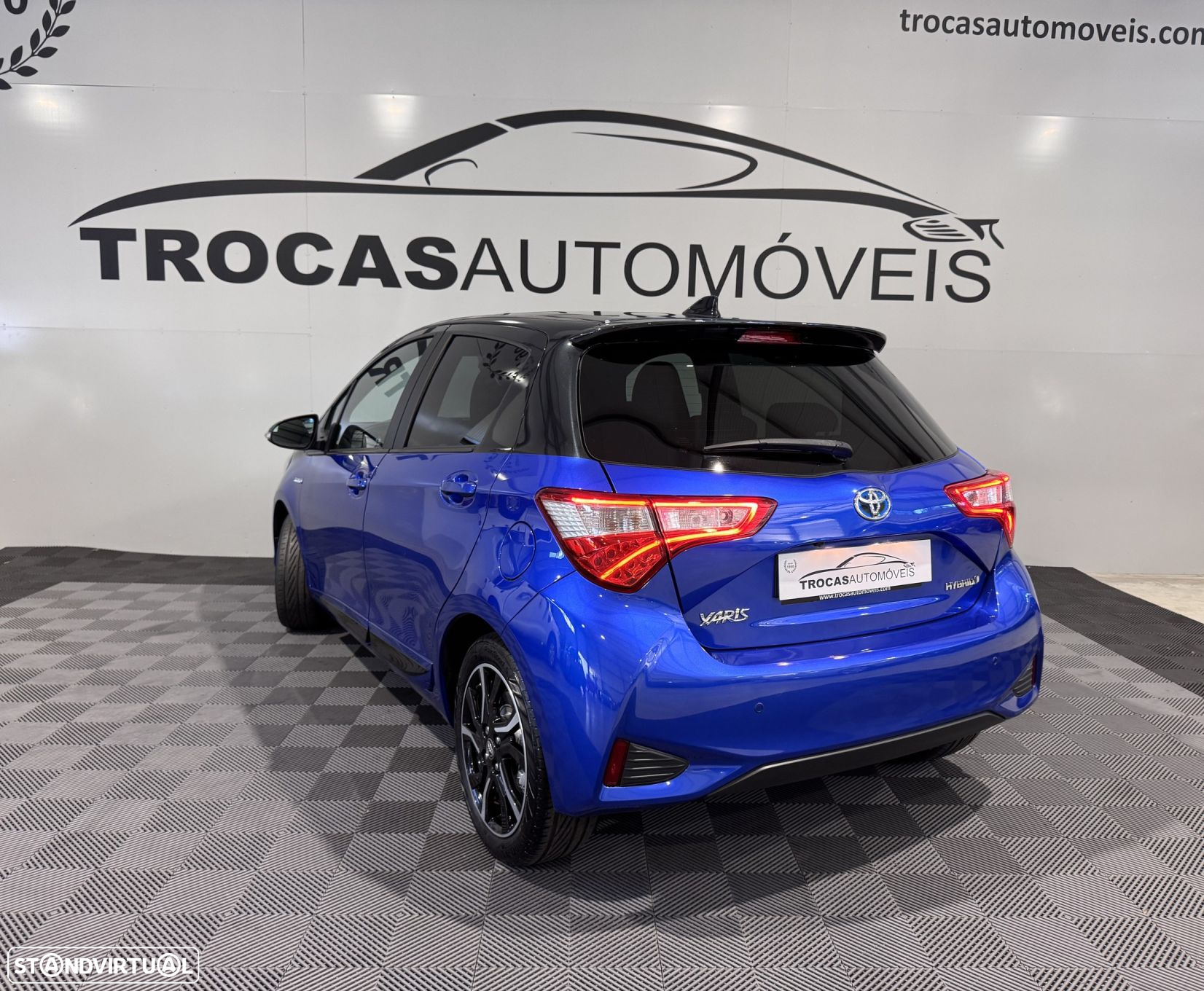 Toyota Yaris 1.5 HSD Exclusive+P.Luxury - 11