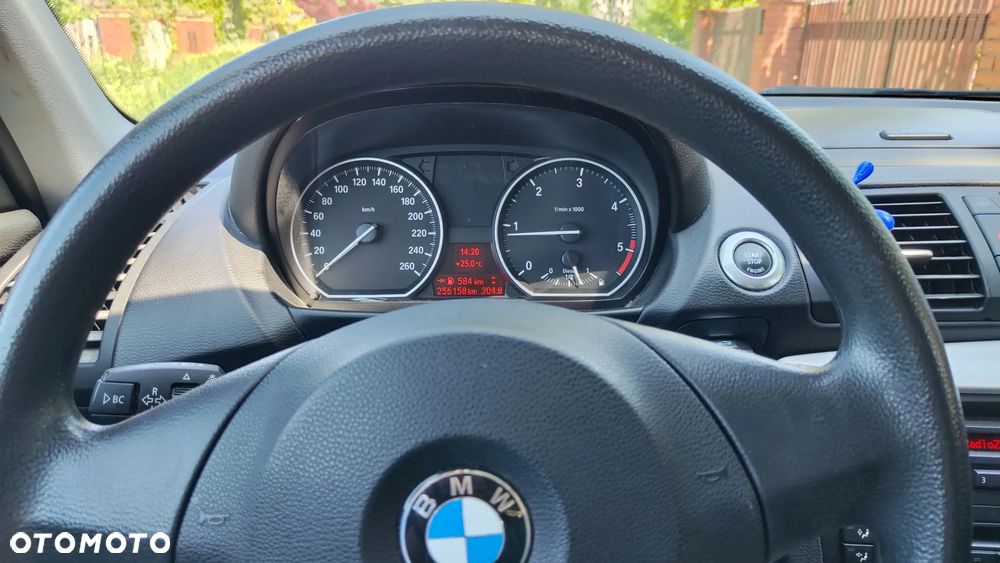 BMW Seria 1 120d DPF - 1