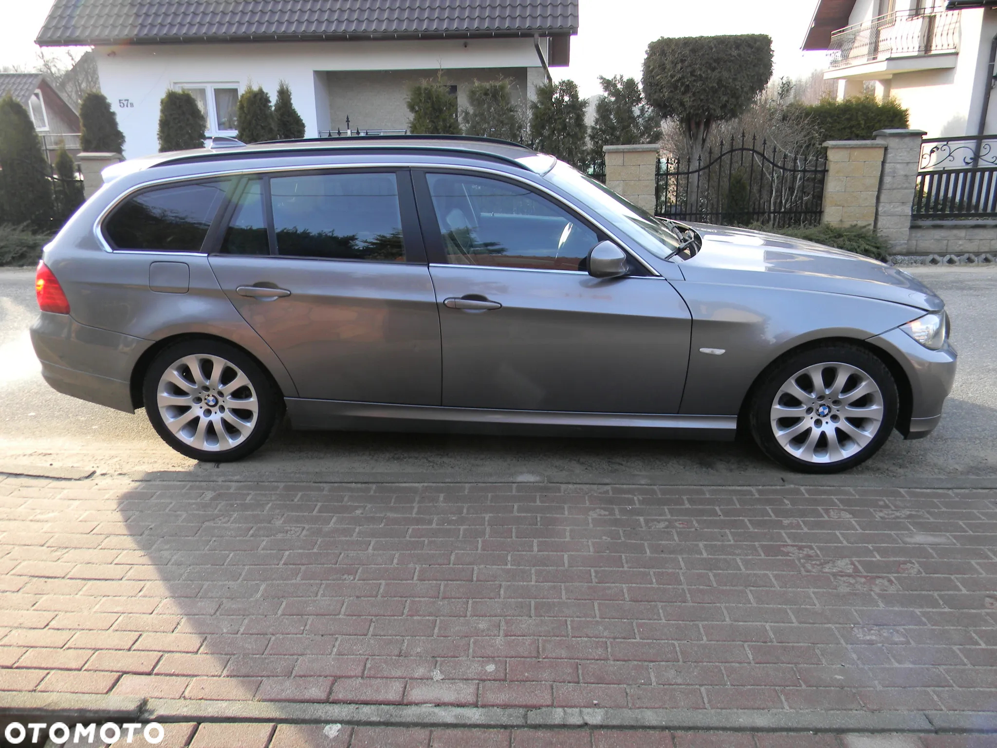 BMW Seria 3 325d DPF Touring Edition Exclusive - 14