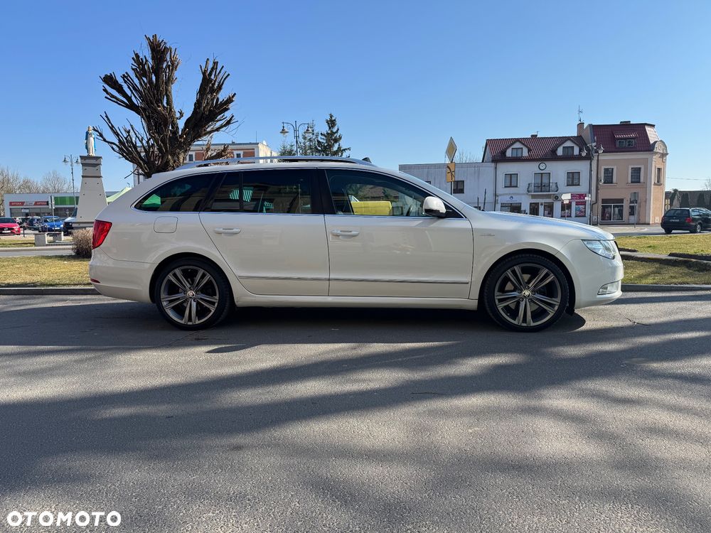 Skoda Superb 2.0 TDI L&K DSG - 11