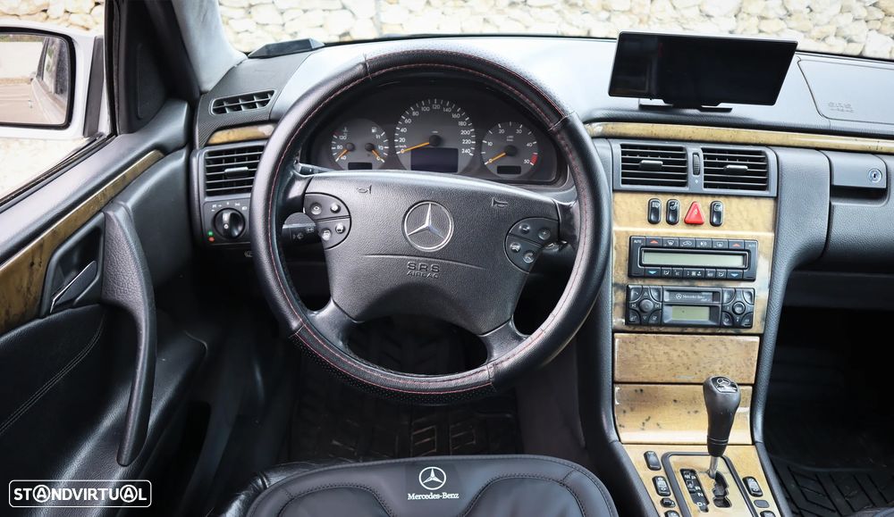 Mercedes-Benz E 220 - 19