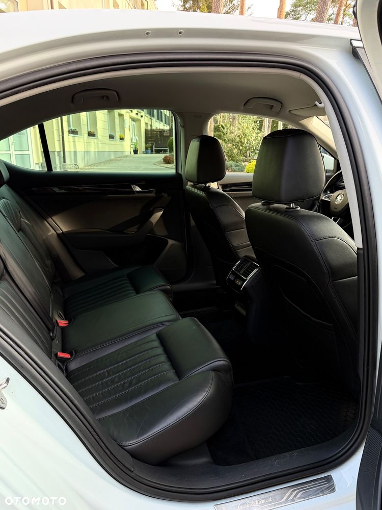 Skoda Superb 2.0 TDI L&K DSG - 10