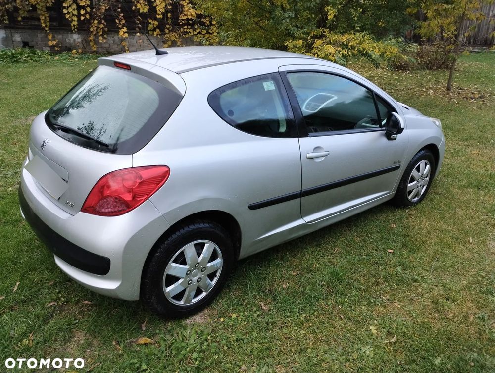 Peugeot 207 1.4 16V Trendy - 3