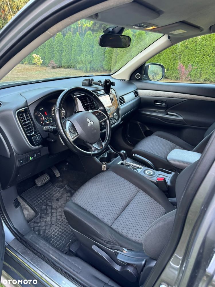 Mitsubishi Outlander - 5