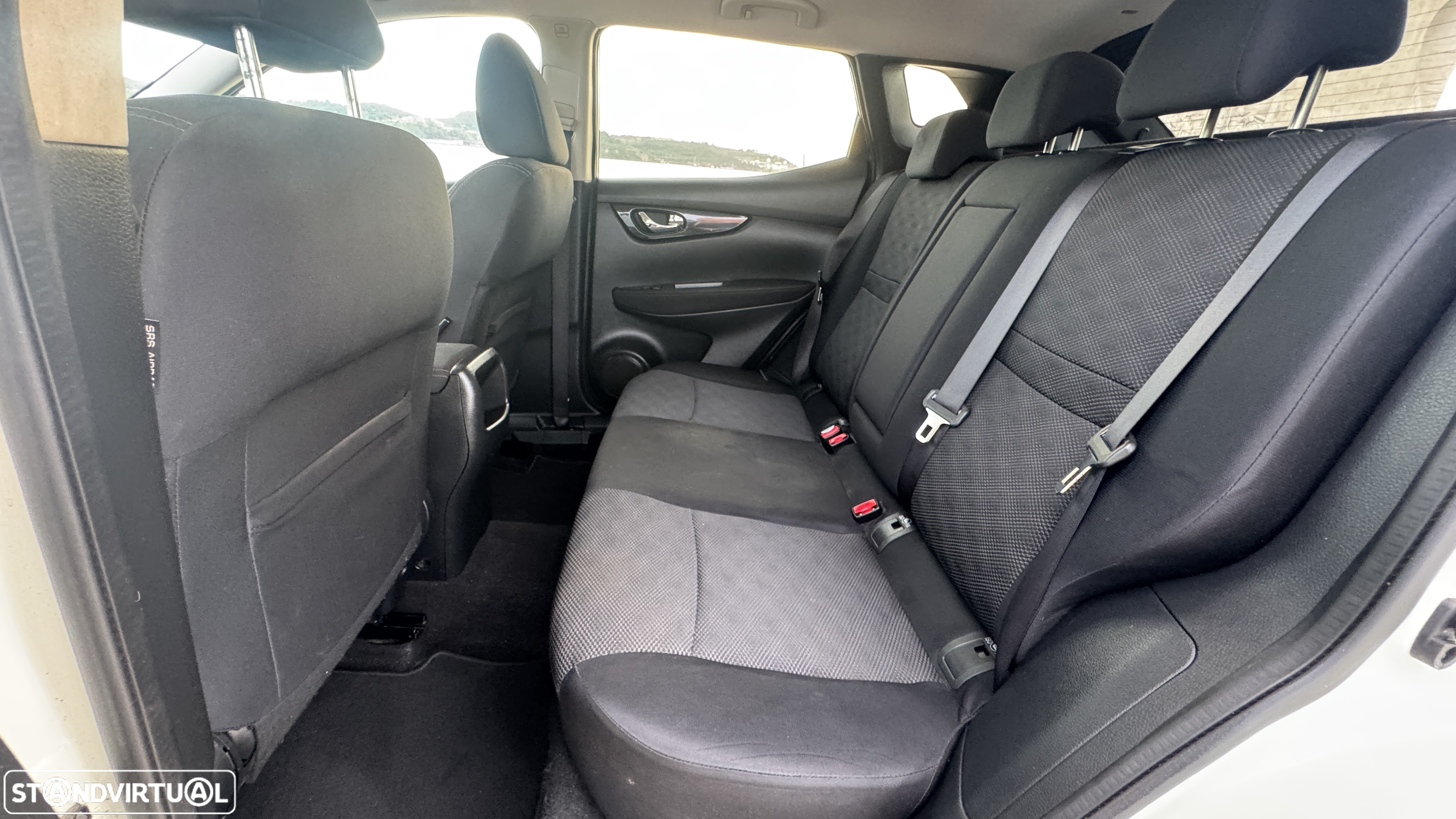 Nissan Qashqai 1.5 dCi N-Connecta 18 RS - 15