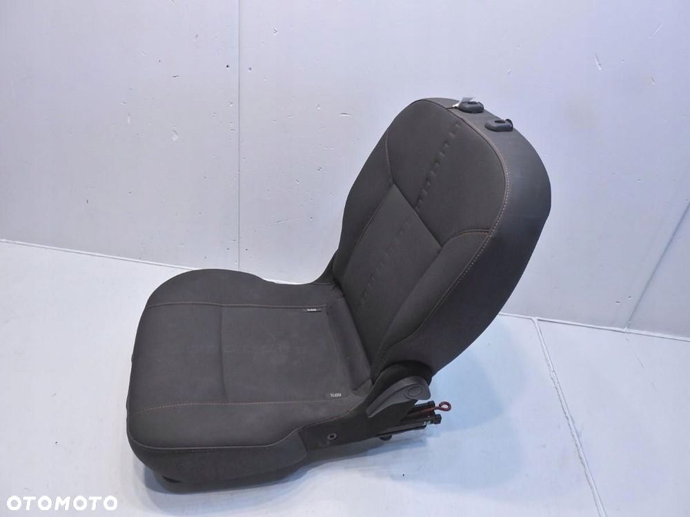 FOTEL PRAWY TYŁ RENAULT TWINGO II - 9