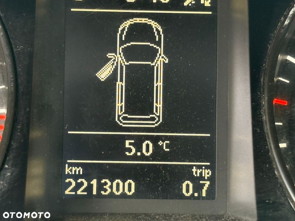 Volkswagen Passat 1.6 TDI BlueMotion - 14