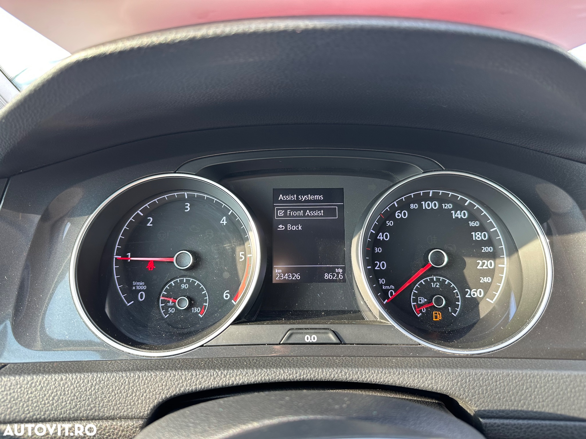 Volkswagen Golf 1.6 TDI Comfortline - 9
