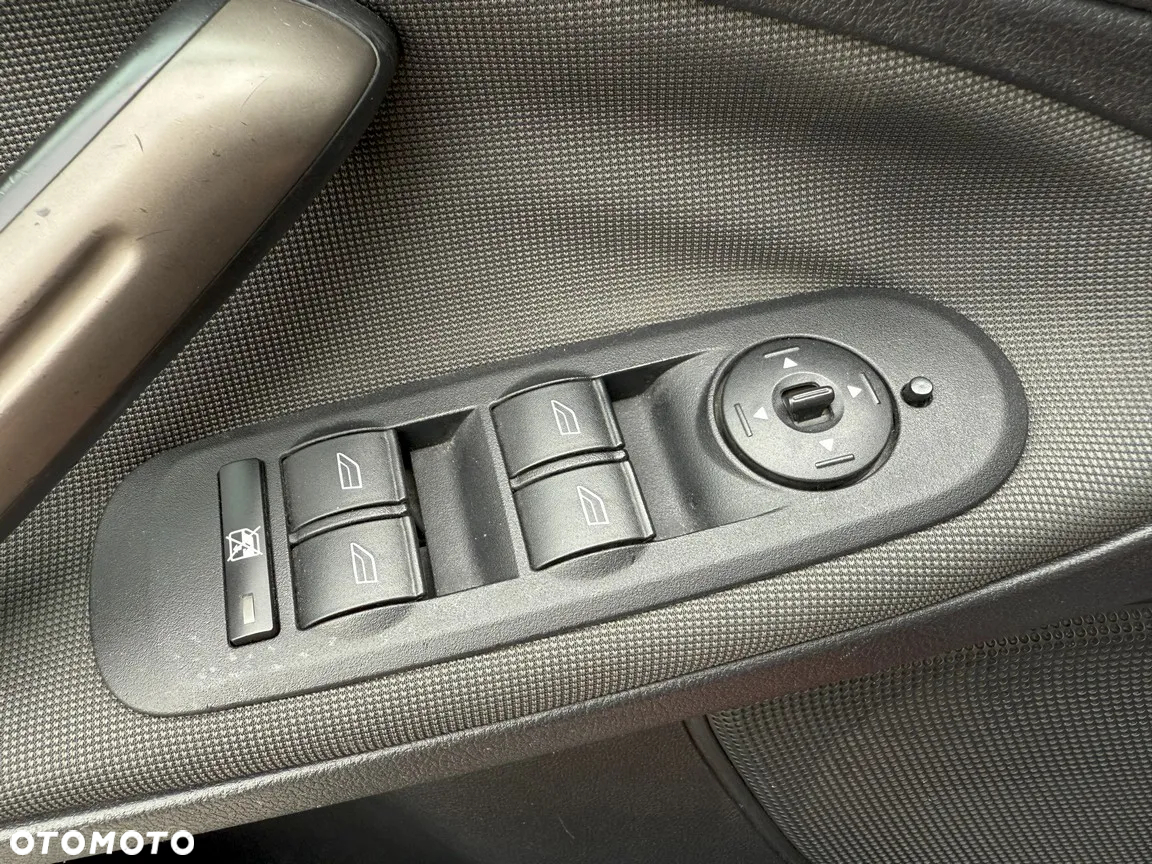 Ford S-Max 2.0 TDCi Trend - 30
