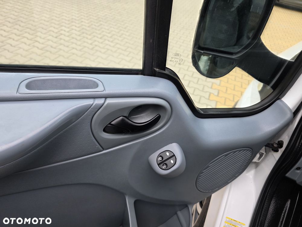 Ford Transit - 17