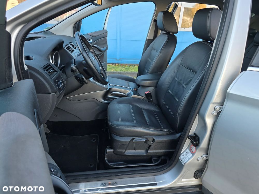 Ford Kuga 2.0 TDCi 2x4 Titanium - 4