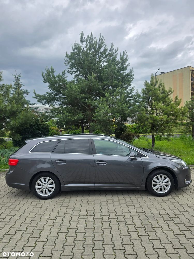 Toyota Avensis 1.8 Business Edition - 4