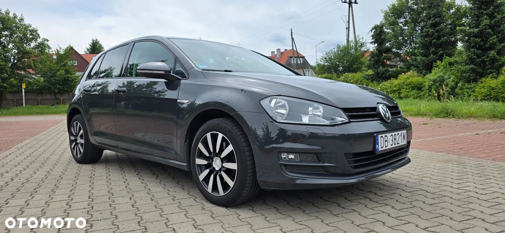 Volkswagen Golf - 5