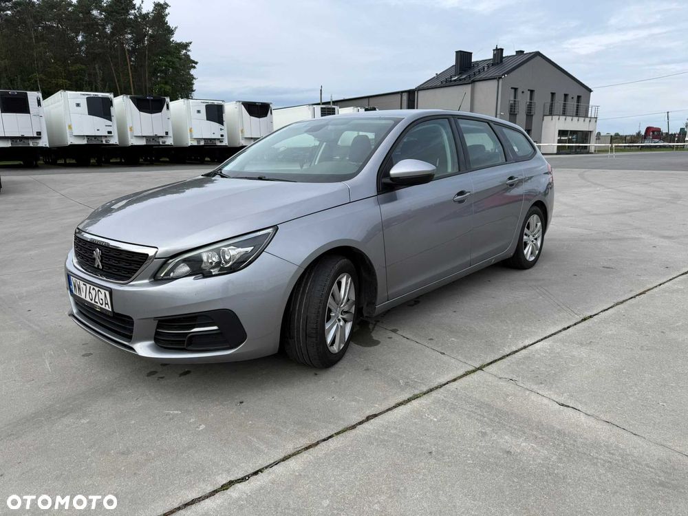Peugeot 308 - 8