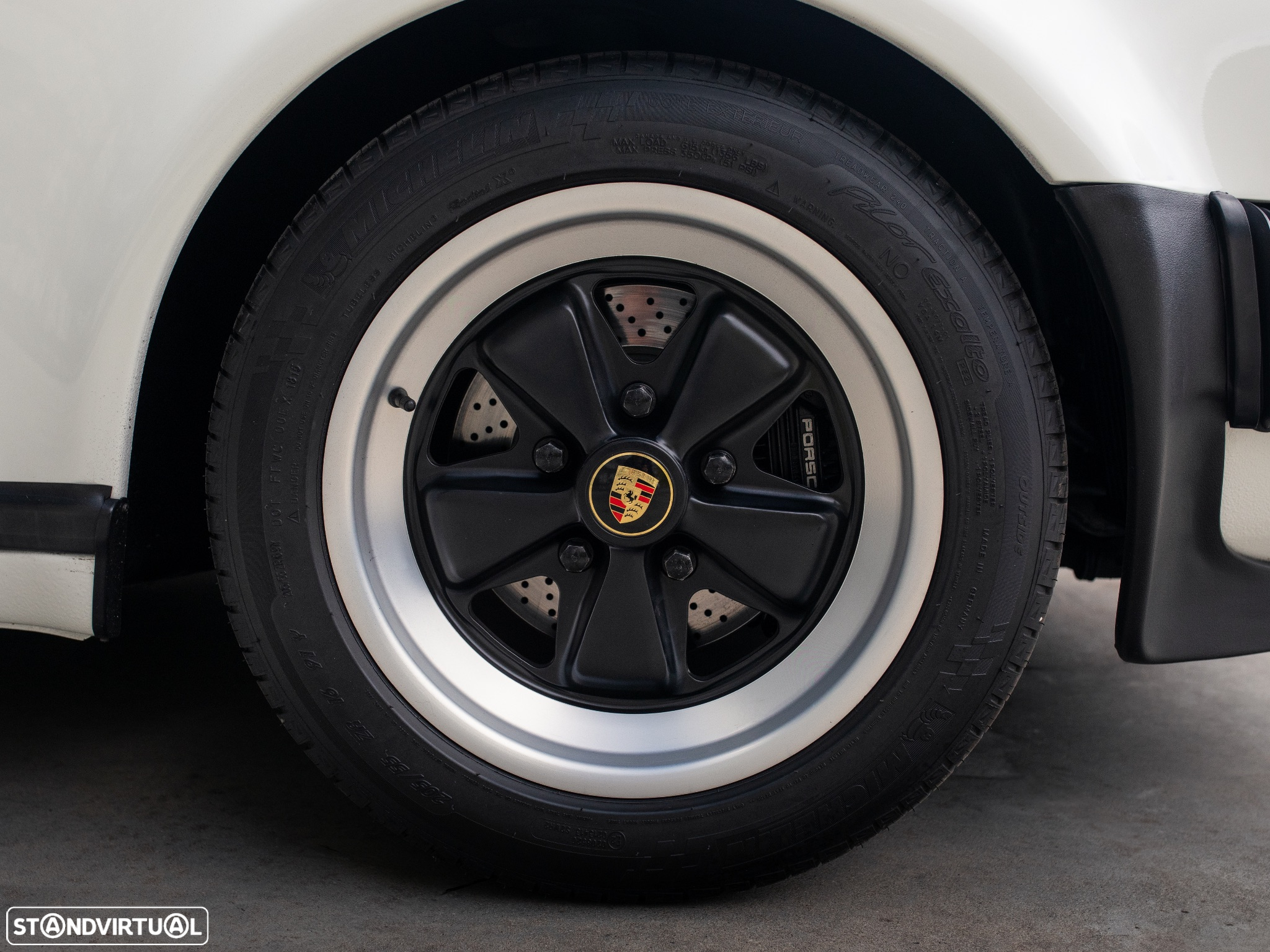 Porsche 911 Série G 930 Turbo - 13