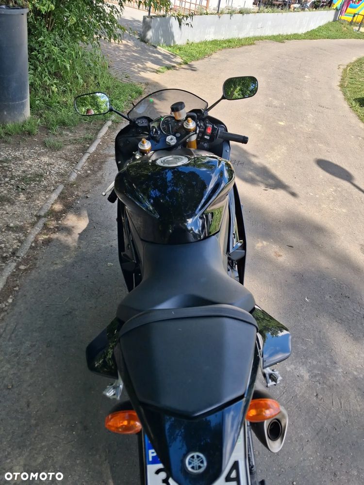 Yamaha R6 - 6