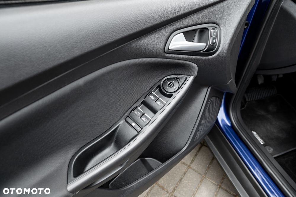 Ford Focus 1.0 EcoBoost Trend - 17