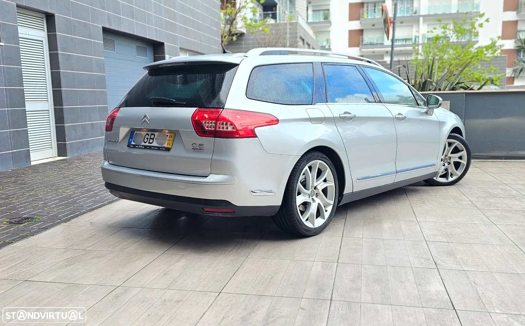 Citroën C5 Tourer 2.7 HDi V6 Exclusive Aut. - 2