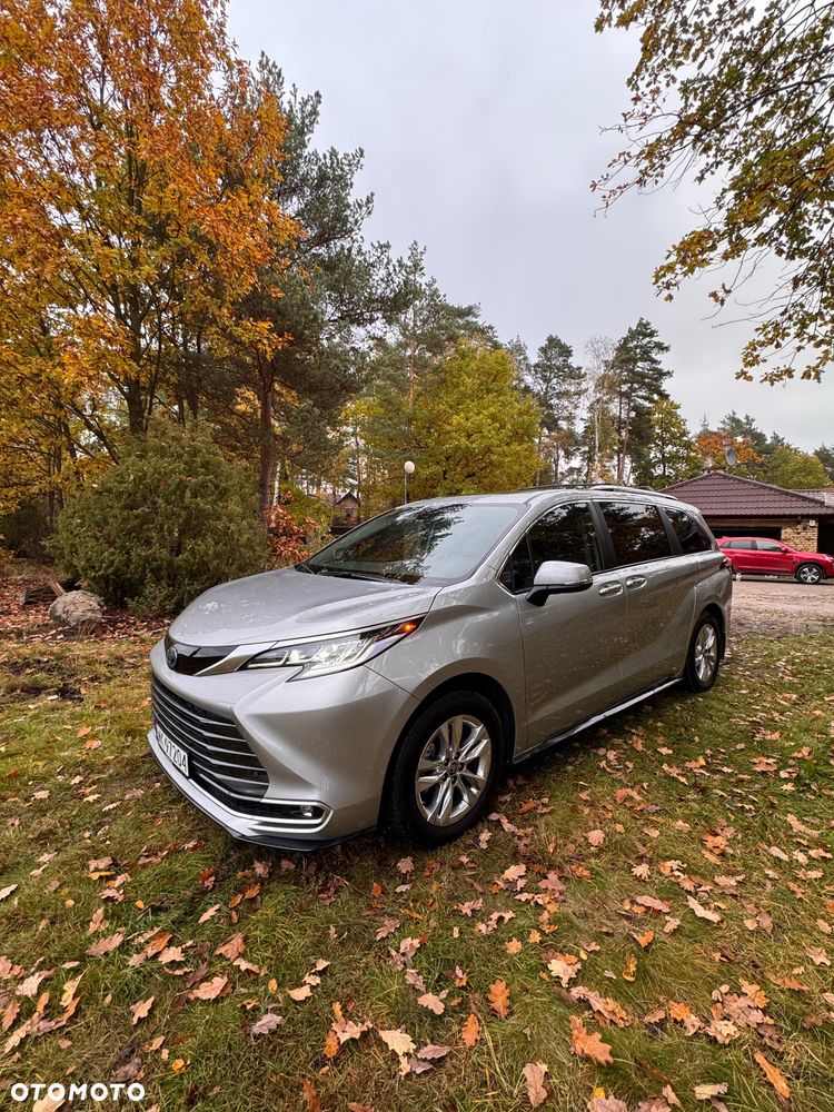 Toyota Sienna - 9
