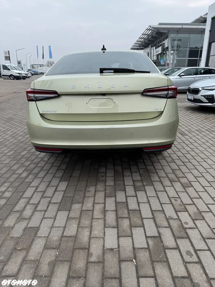 Skoda Superb 2.0 TDI SCR 4x4 Selection DSG - 3