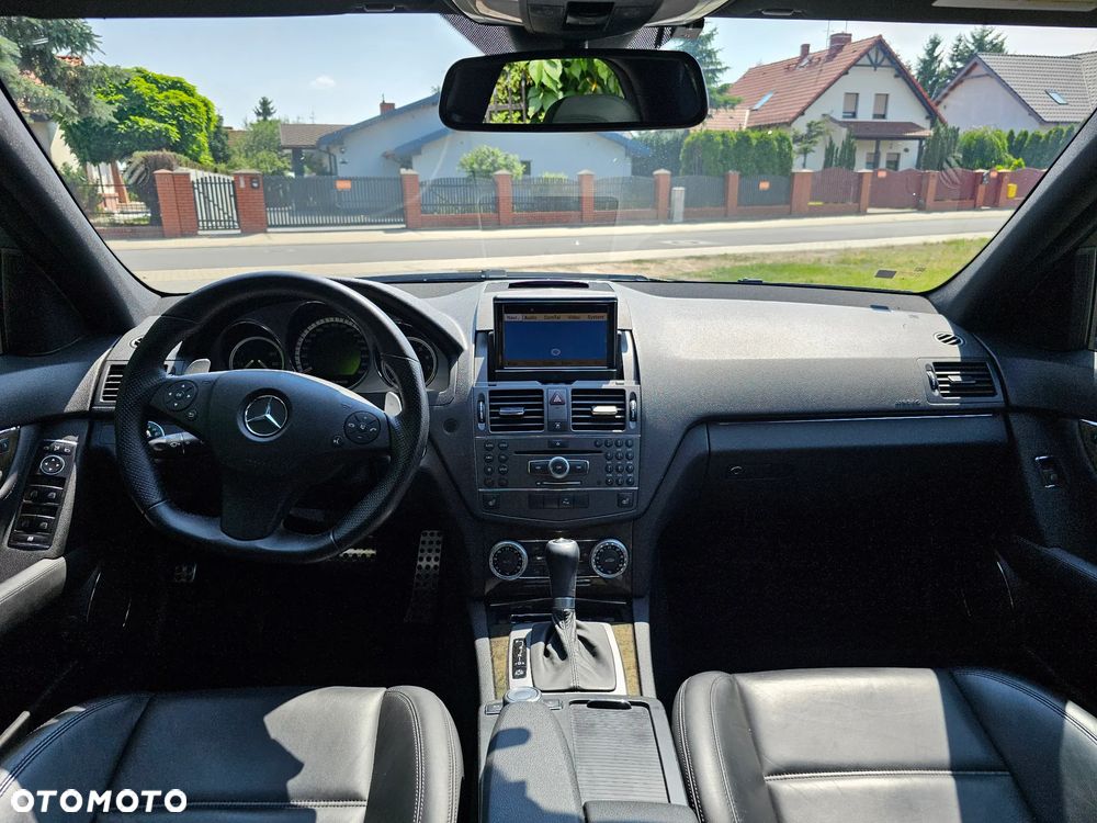Mercedes-Benz Klasa C 63 AMG - 13
