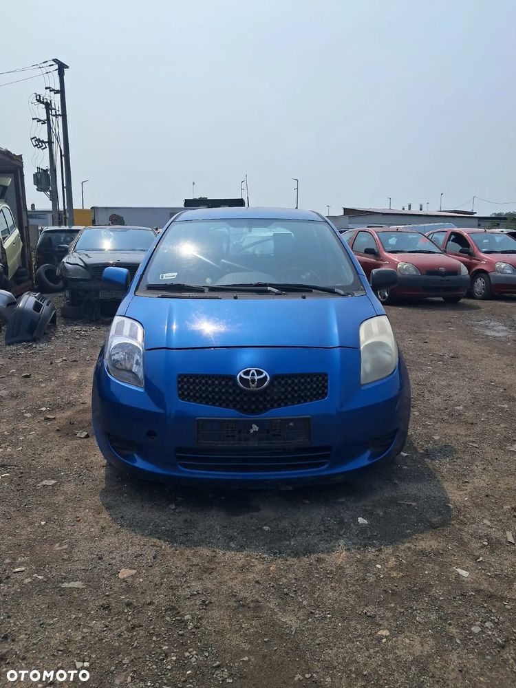 DAWCA CZĘŚCI TOYOTA YARIS II 2005 HB 1.4 D4D (1ND-TV) KOD LAK: 8T0 - 1