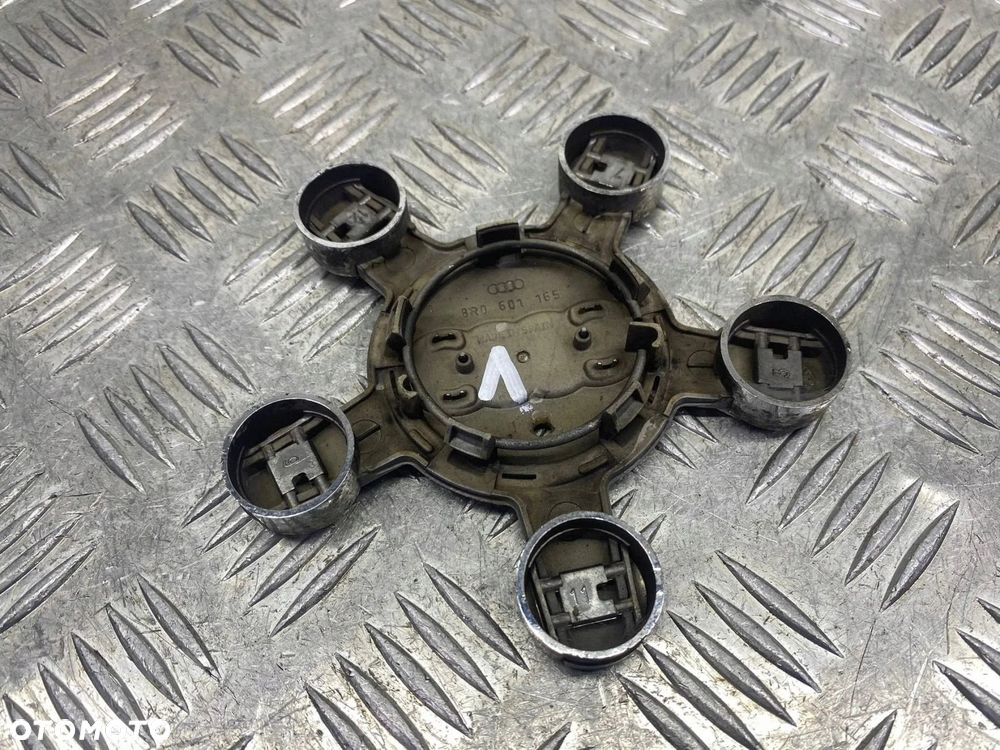 DEKIELEK KOŁPAK EMBLEMAT FELGI AUDI A4 A5 A6 A8 Q5 8R0601165 - 6