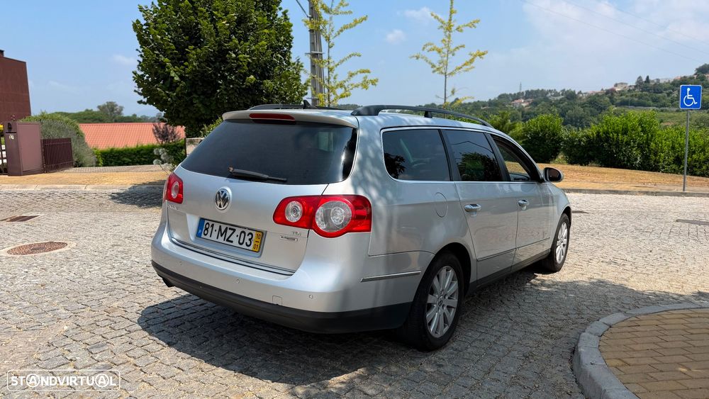 VW Passat 1.6 TDI BlueMotion Highline - 3