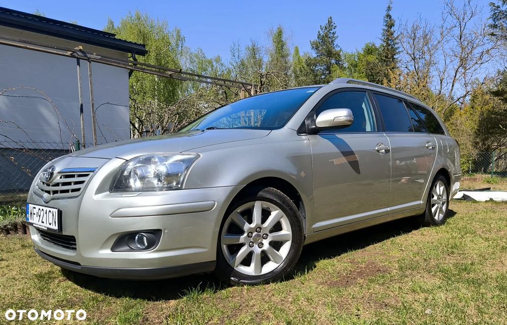 Toyota Avensis 1.8 VVT-i Automatik Sol - 1