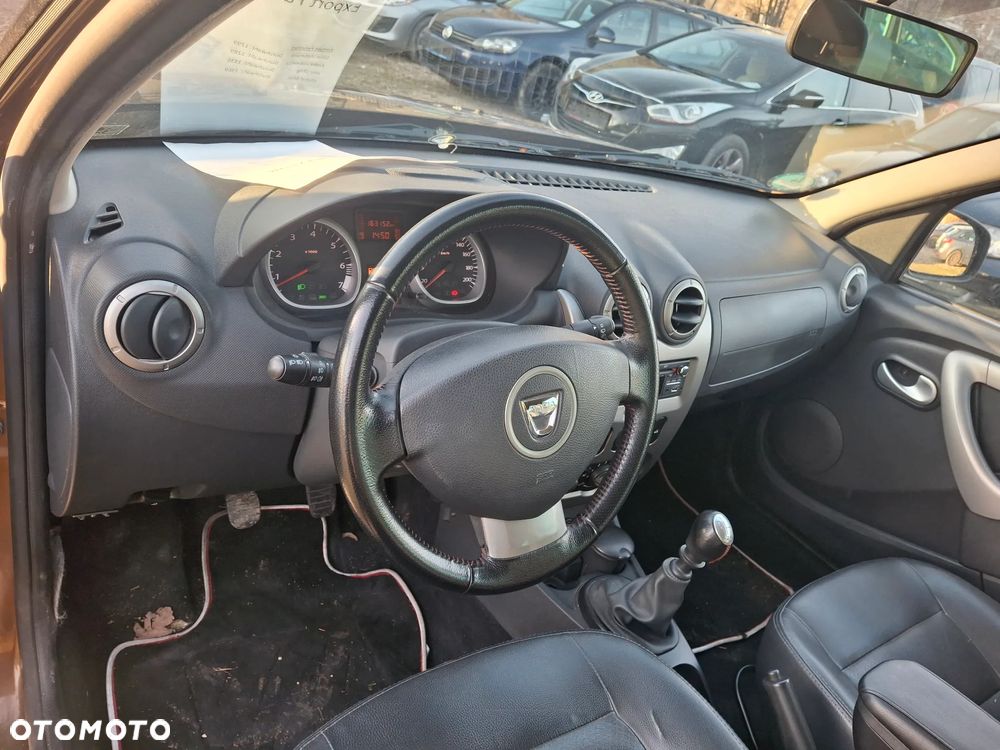 Dacia Duster 1.6 16V 4x4 Laureate - 11