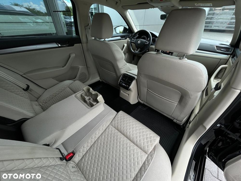 Skoda Superb 2.0 TDI SCR Style DSG - 10