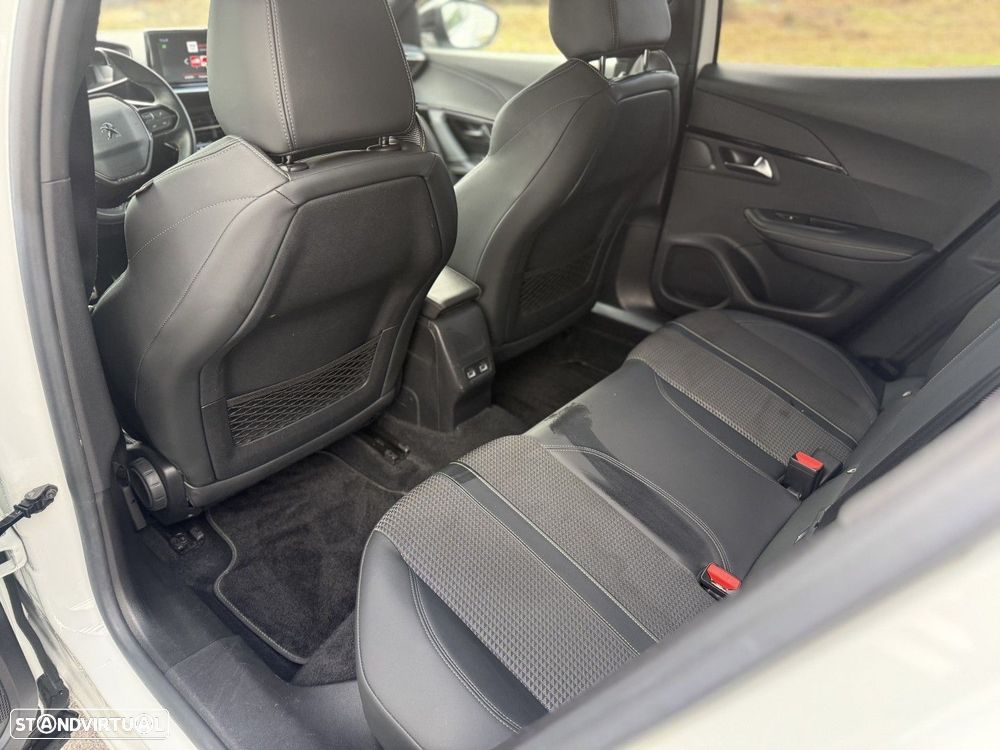 Peugeot 2008 1.5 BlueHDi GT Line - 11