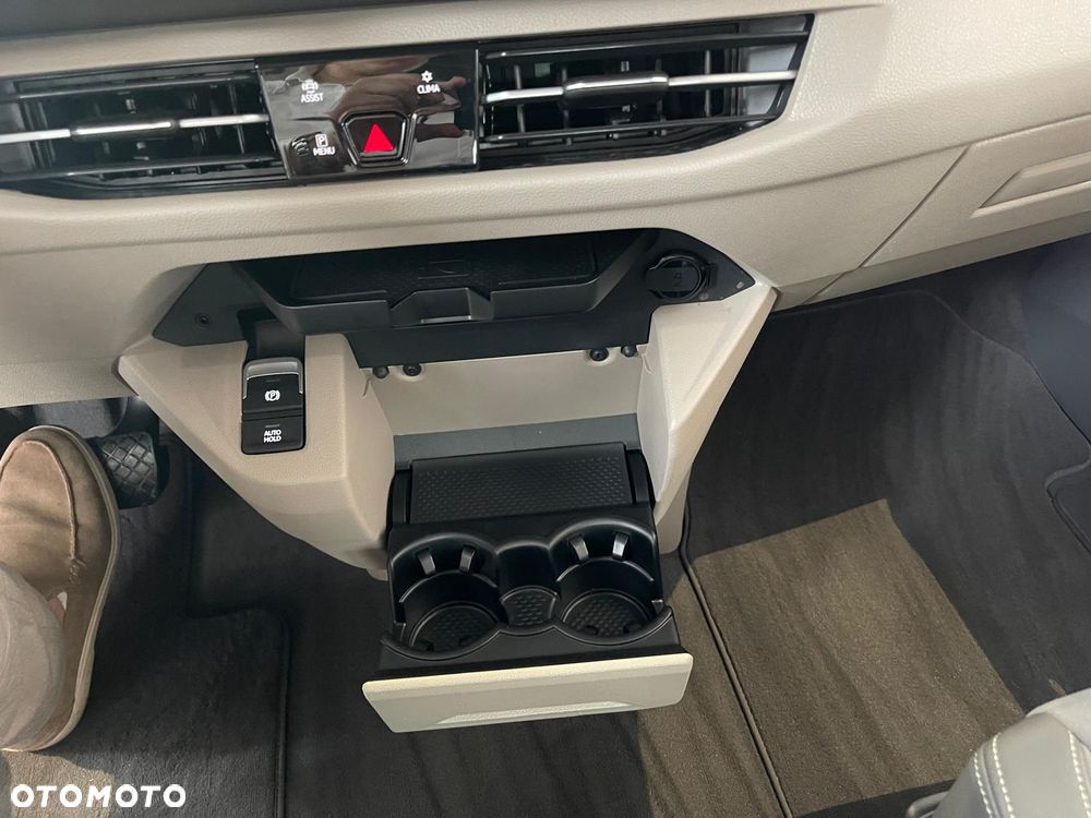 Volkswagen Multivan - 27