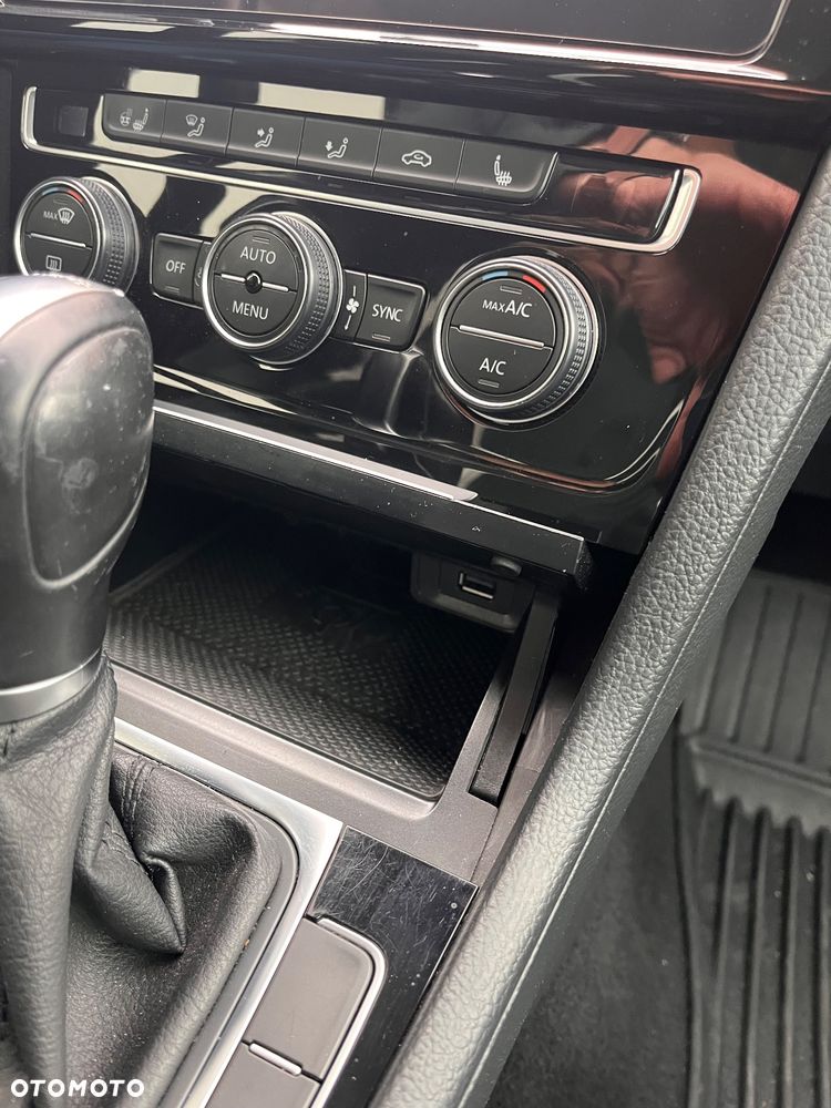 Volkswagen Golf 2.0 TDI R-Line DSG - 11